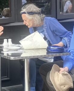 The last photo of Dame Maggie Smith, taken at a London restaurant one week before she died at age 89.